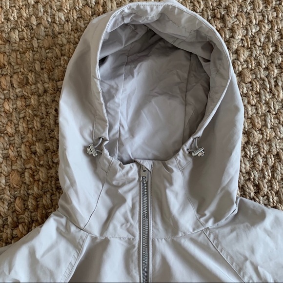 Athleta Cloudburst Rain Jacket - NWOT - Picture 3 of 9